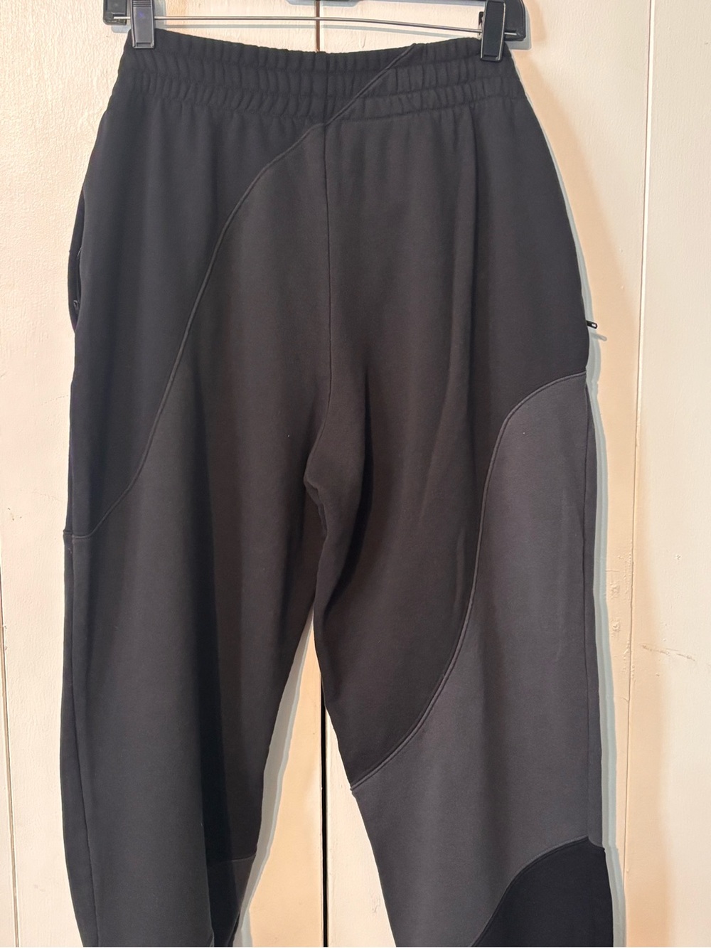 Alo New Make Waves Sweatpant, Vintage Black, Small